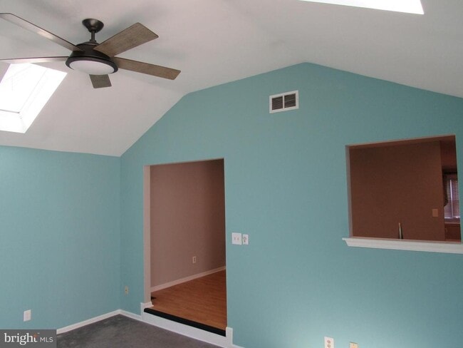Building Photo - 716 Sandalwood Ln