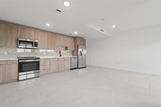 Building Photo - 26126 SW 146th Ave