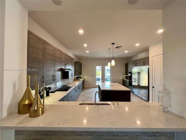 Building Photo - 11 NW 122nd Ave