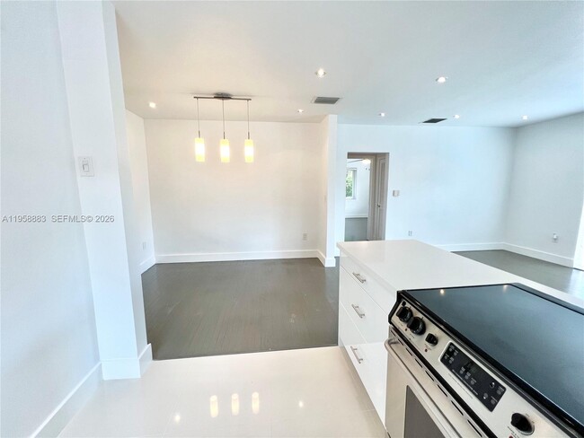 Building Photo - 125 NW 100th St