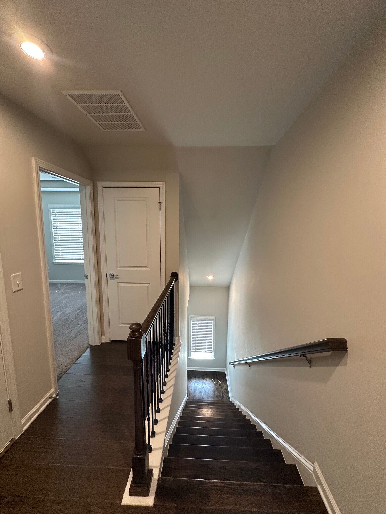 Building Photo - 3040 Regal Crown Dr