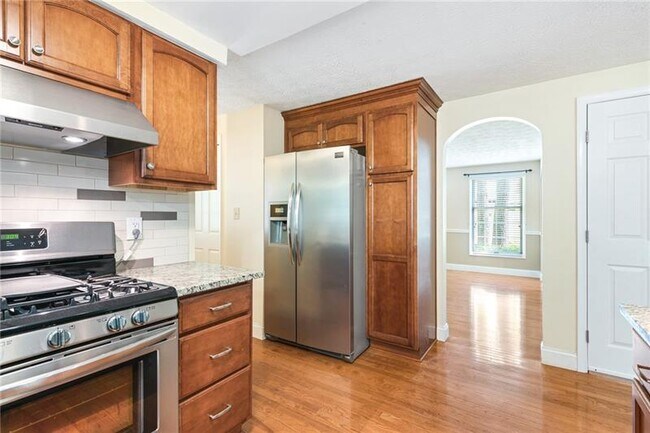 Building Photo - 140 Roswell Farms Ct