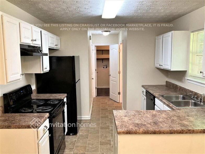 Building Photo - 3985 Melanie Woods Dr