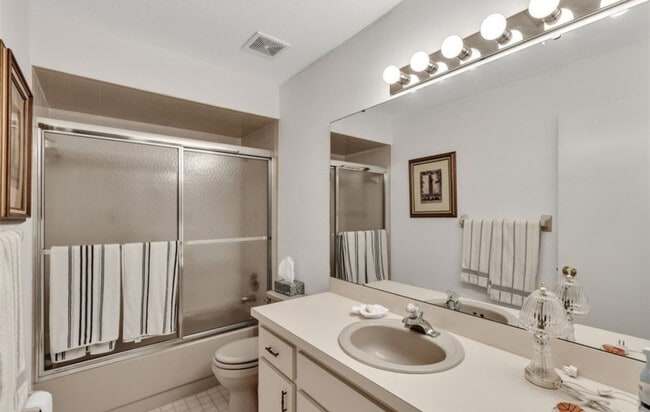 Building Photo - 9725 E Goldfinch Ln