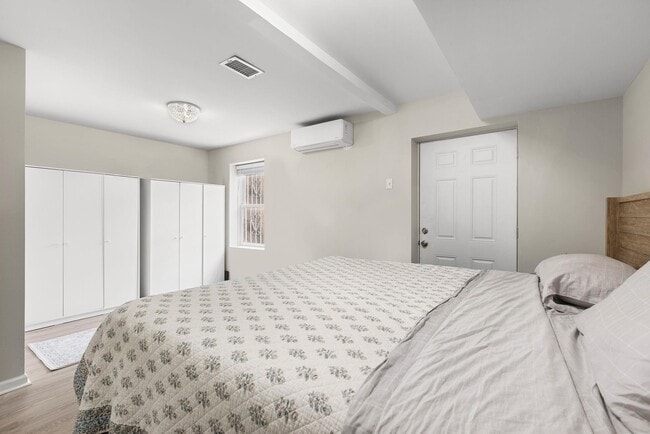 Building Photo - 359 Cator Ave