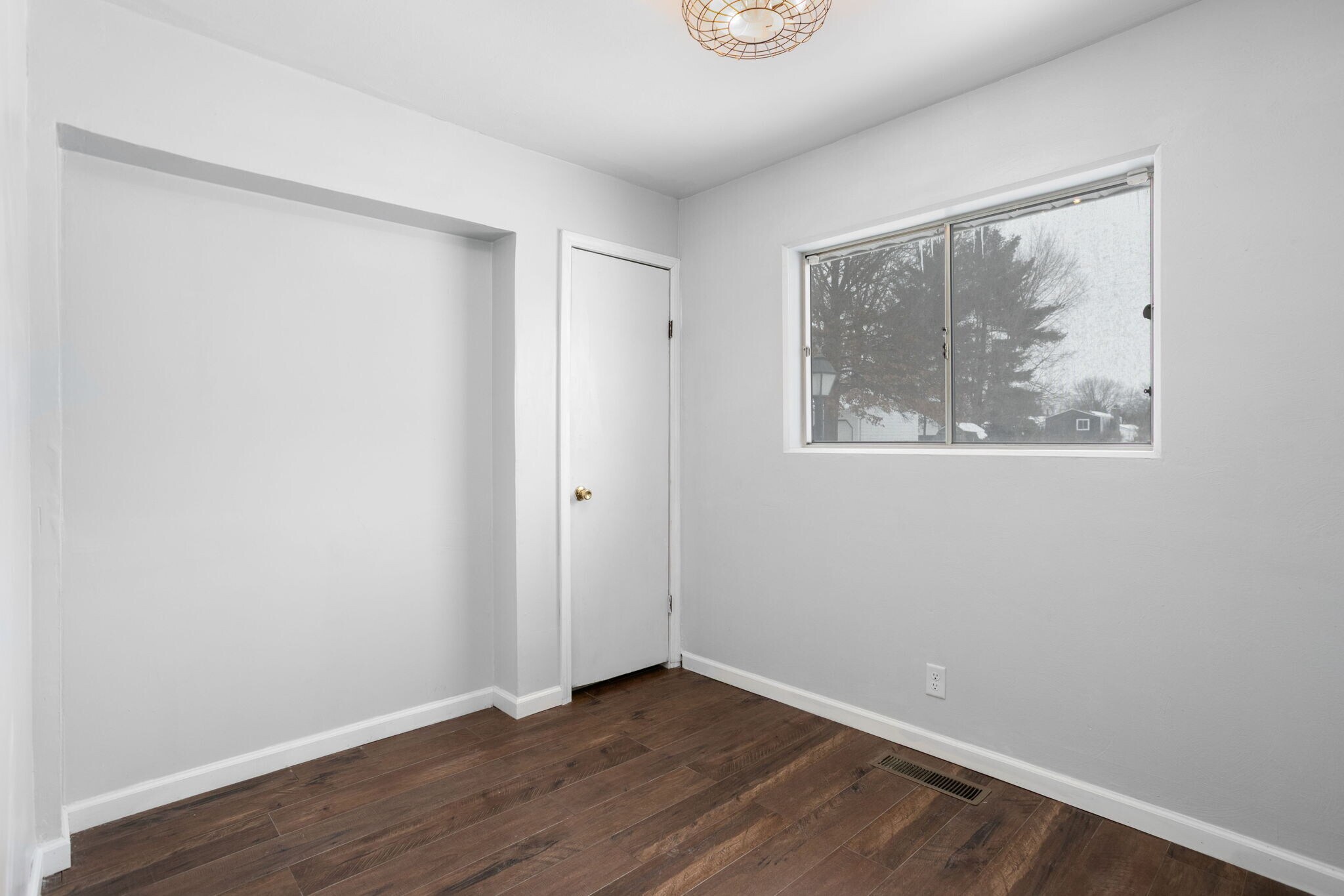 Building Photo - 4031 Vistula Rd