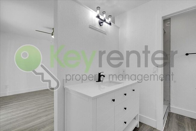 Building Photo - 5631 Mt Everest Ct