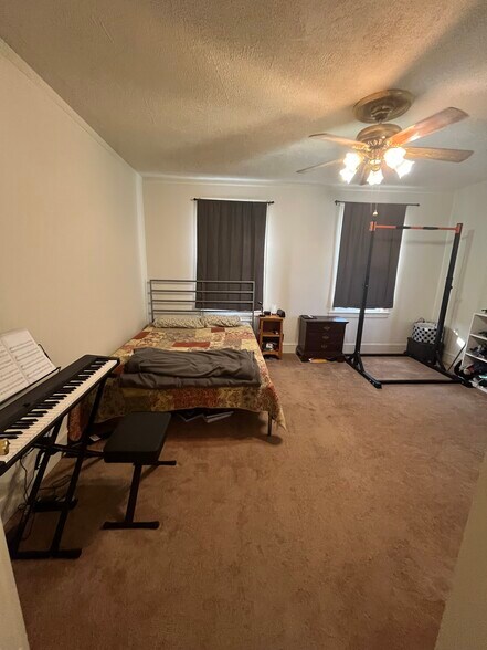 Building Photo - 411 7th St