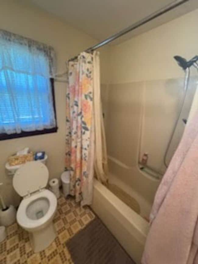 Building Photo - 38 Woodhill Ct