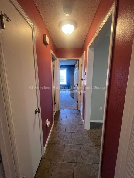 Building Photo - 2220 Kerra Ln