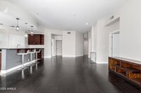 Building Photo - 945 E Playa Del Norte Dr