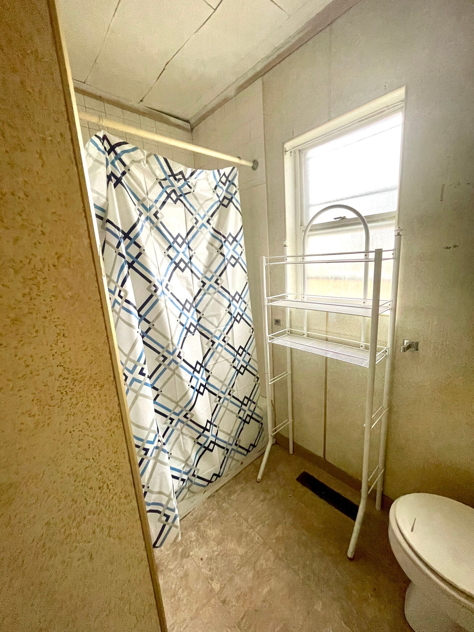 Bathroom - 219 Chestnut St