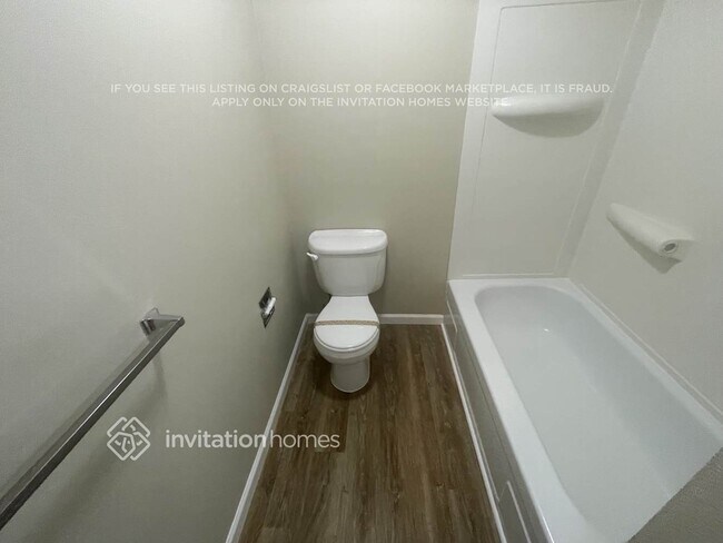 Building Photo - 7807 76th Ave SW