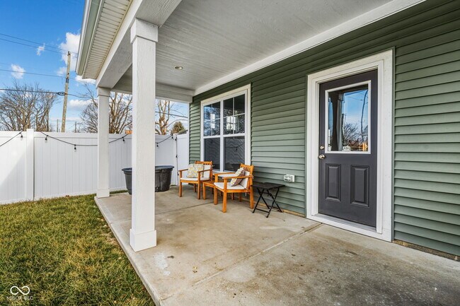 Building Photo - 366 Steeples Blvd