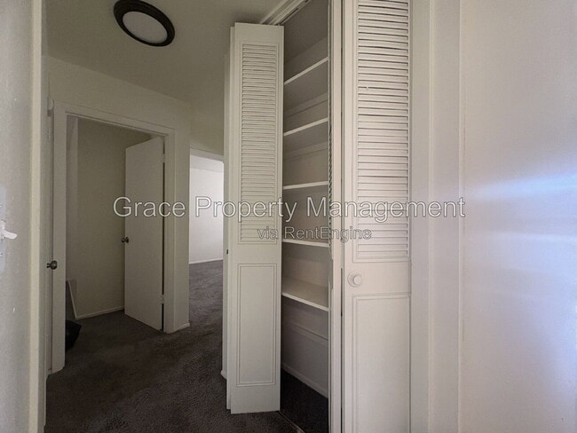 Building Photo - 87 E 81st Ave