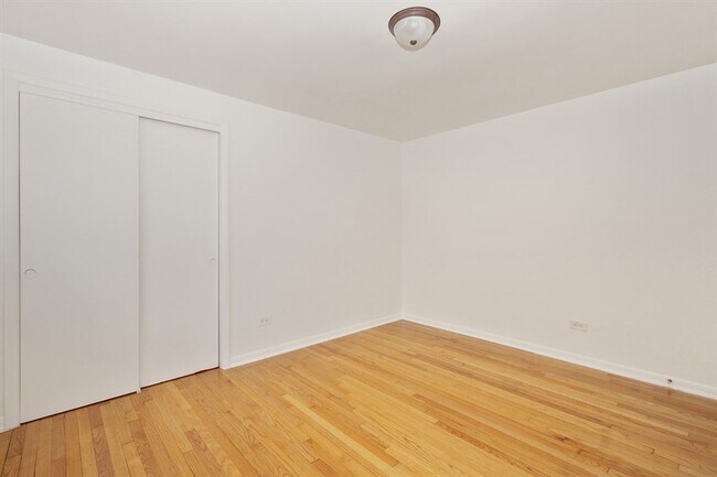 Building Photo - 8806 S Cottage Grove Ave