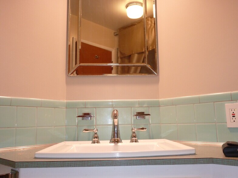 Building Photo - 4047 S Madelia St