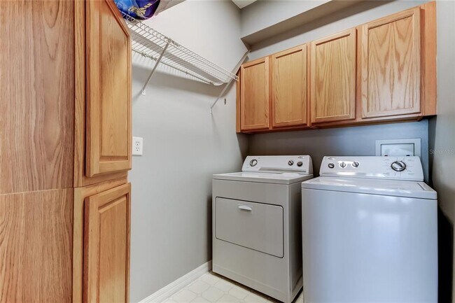 Building Photo - 9002 Spring Garden Way