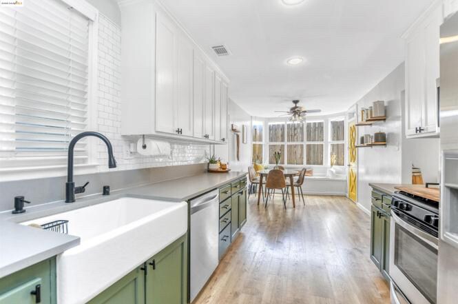 Building Photo - 2419 Erie Dr