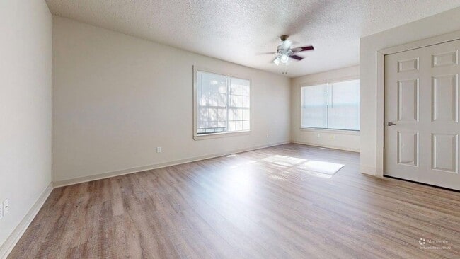 Building Photo - 821 Prospect St