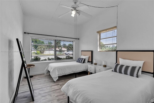 Building Photo - 1510 Normandy Dr