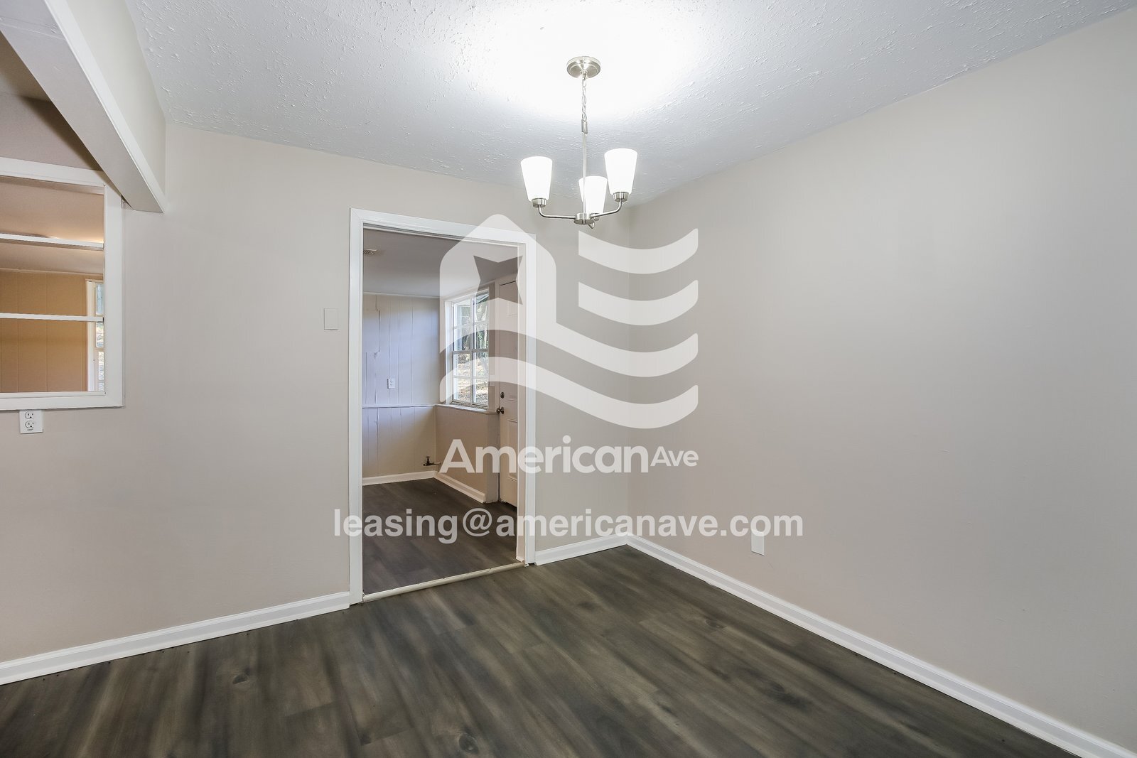 Building Photo - 742 Sommer St NE