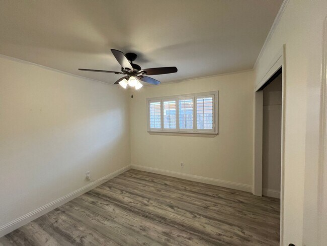 Building Photo - 5753 Mohican Dr