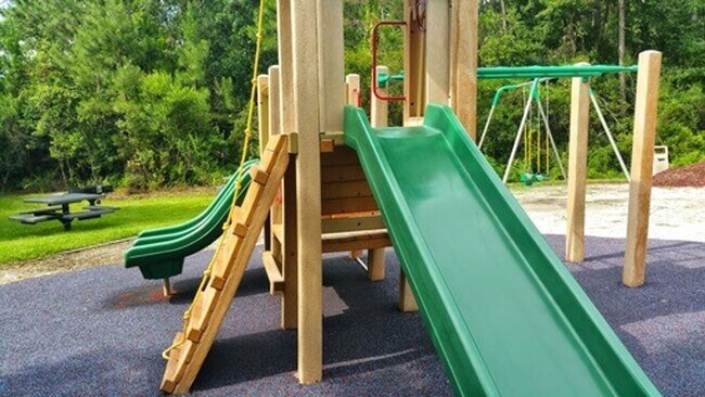 Building Photo - Gorgeous 2/2 Wood Floors Condo For Rent @ ...