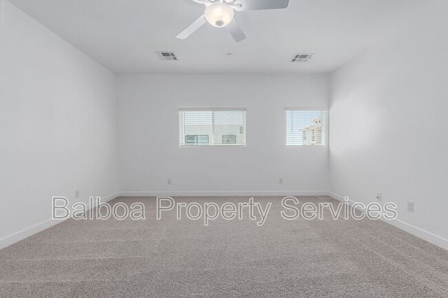 Building Photo - 1318 S 105th Pl