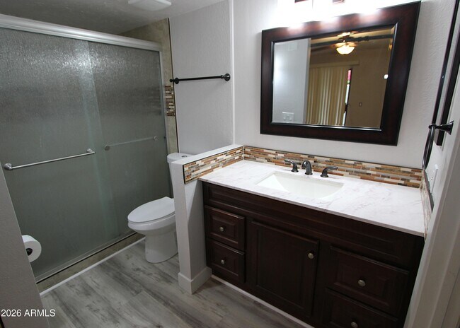 Building Photo - 850 S River Dr