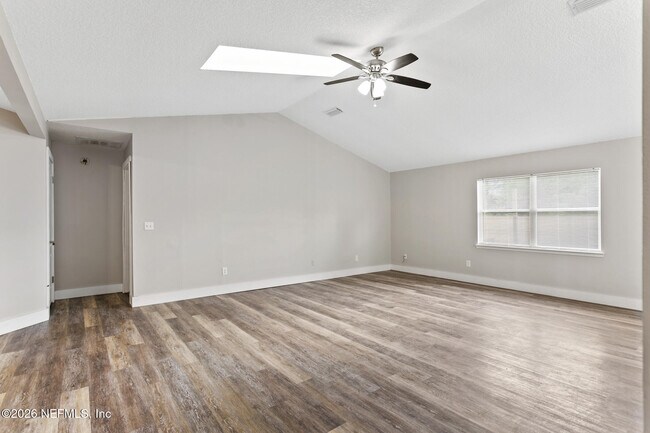 Building Photo - 13335 Currituck Dr N