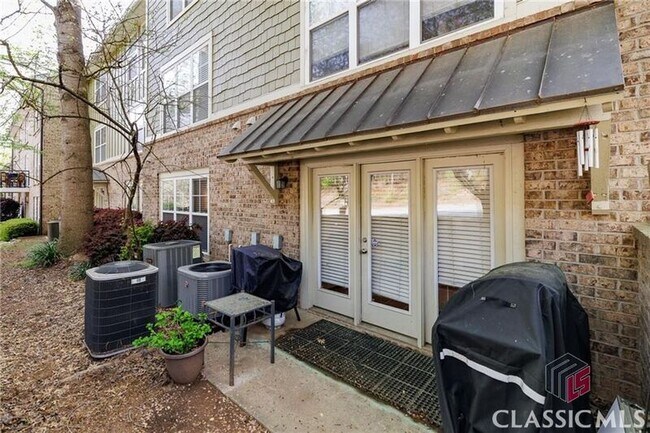 Building Photo - 660 Barnett Shoals Rd