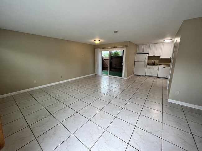 Building Photo - 673 Seacoast Dr