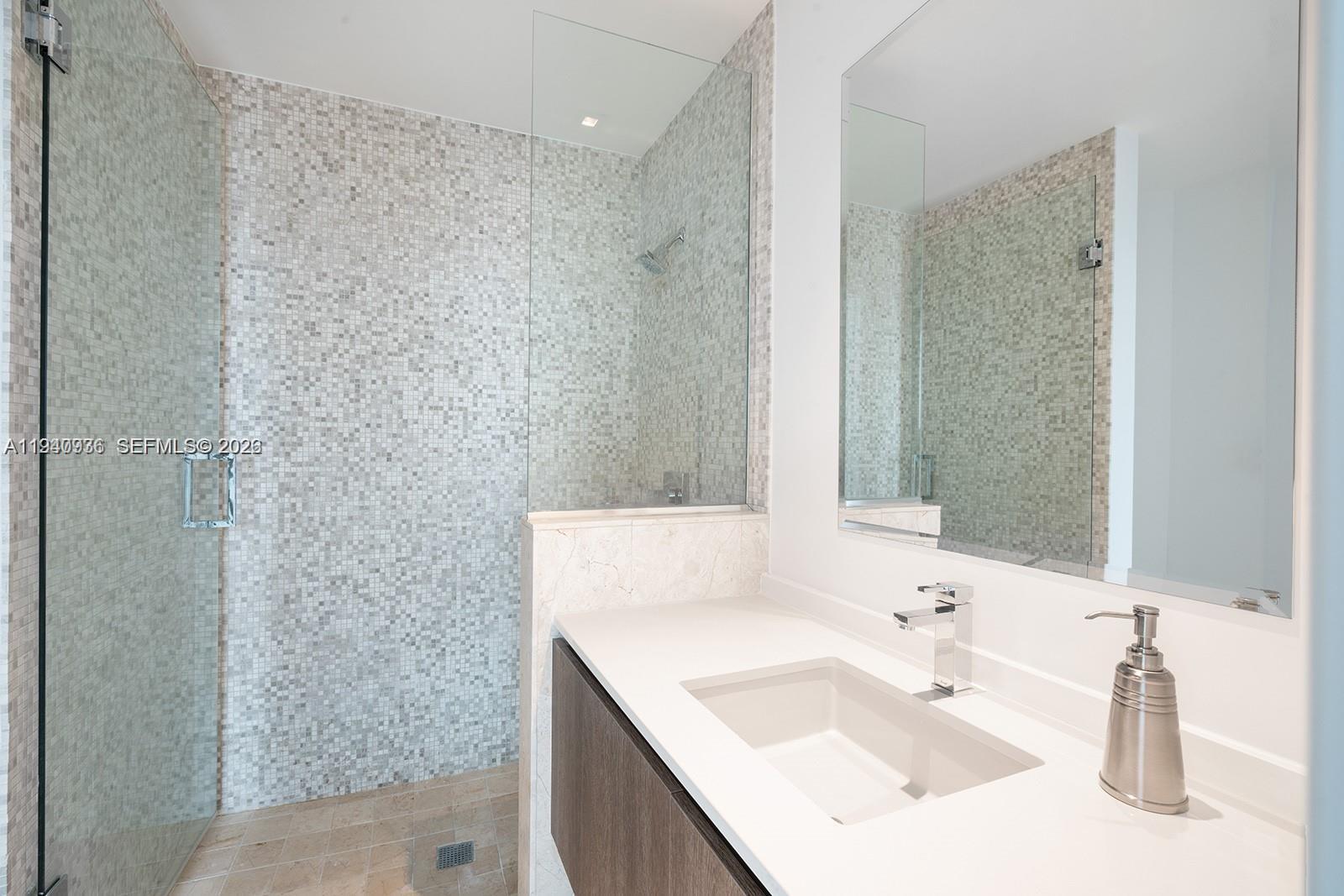 Building Photo - 68 SE 6th St