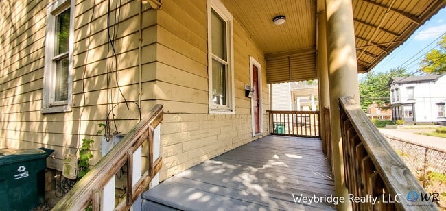 Building Photo - Charming 3BR / 1.5BA Home in Madisonville