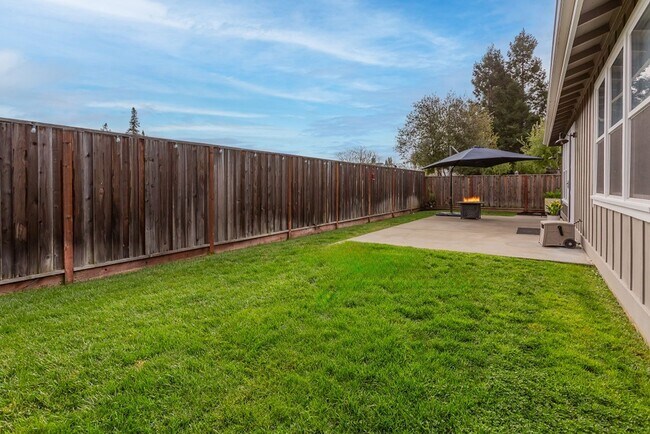 Building Photo - Modern Elegance in the Heart of North Napa