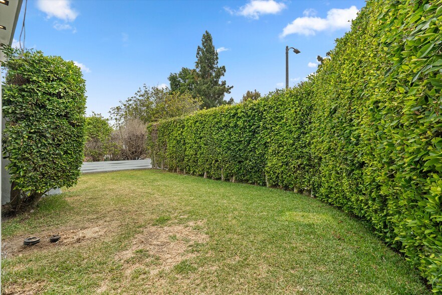 Building Photo - 10650 Putney Rd