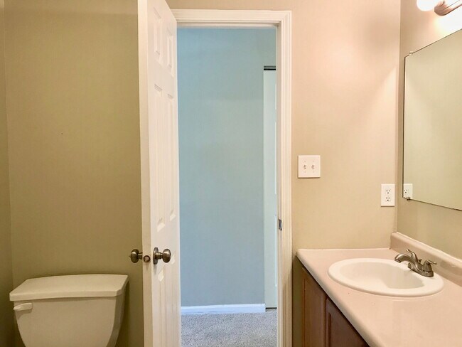 Building Photo - Charming 3 Bedroom, 2 Bathroom Home in Perry Township!