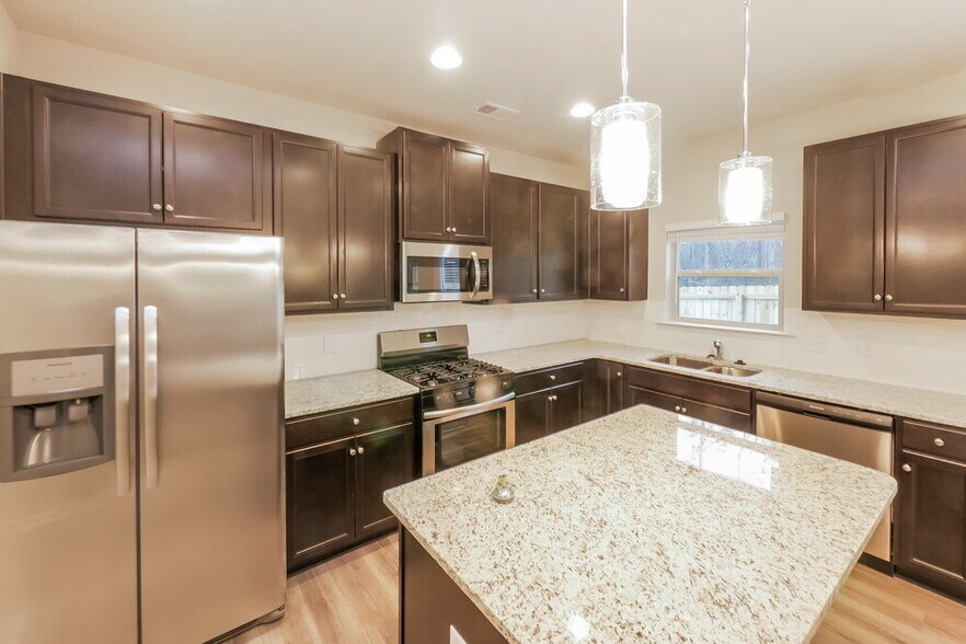 Building Photo - 1012 Elswick Ln