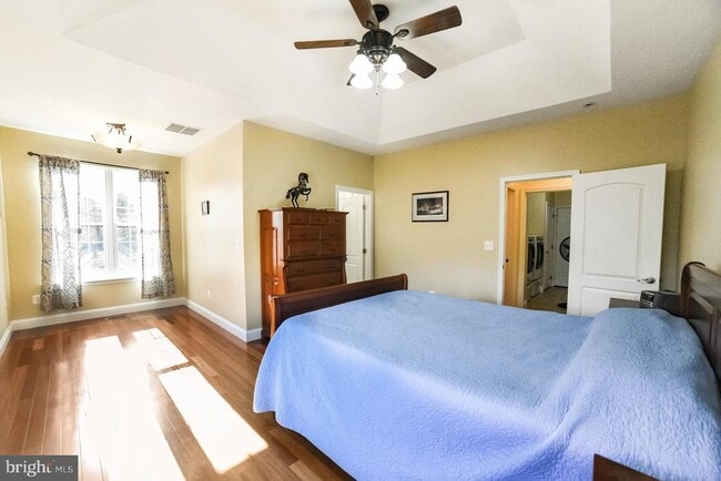 Building Photo - 24900 Fox Run Ln