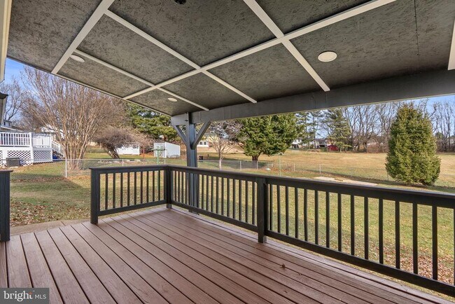 Building Photo - 3887 Shadywood Dr