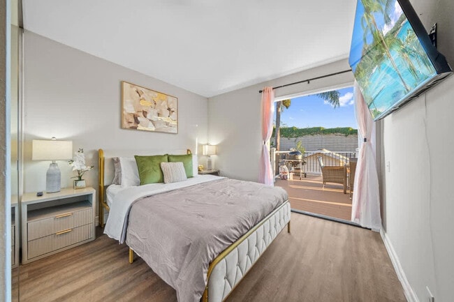 Building Photo - 13075 Old West Ave