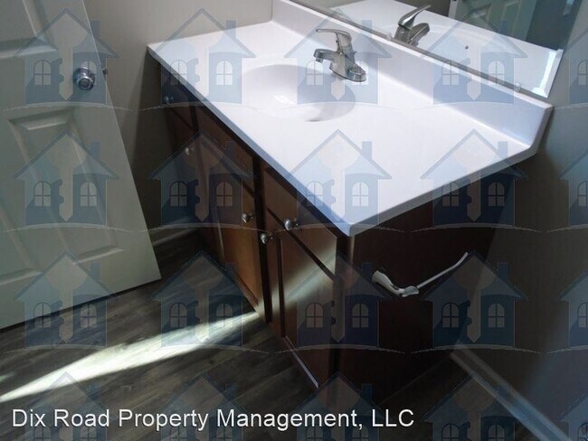 Building Photo - 794 Carriage Hill Ln