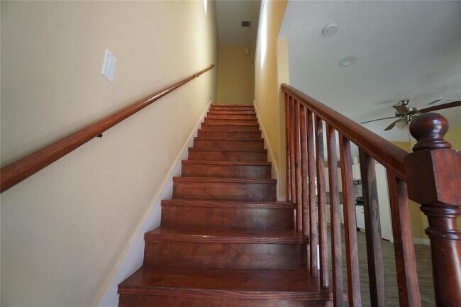 Building Photo - 5829 Hartwick Rd