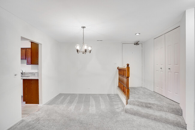 Building Photo - 1330 Cromwell Ct