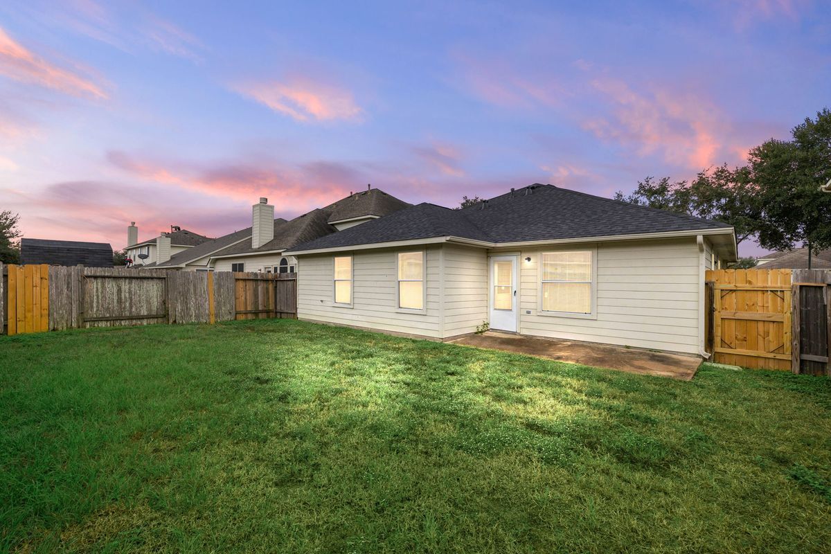 Building Photo - 6002 Fergis Dr