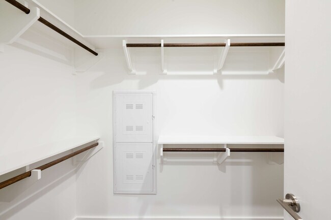 F Floorplan Closet - St. Andrie
