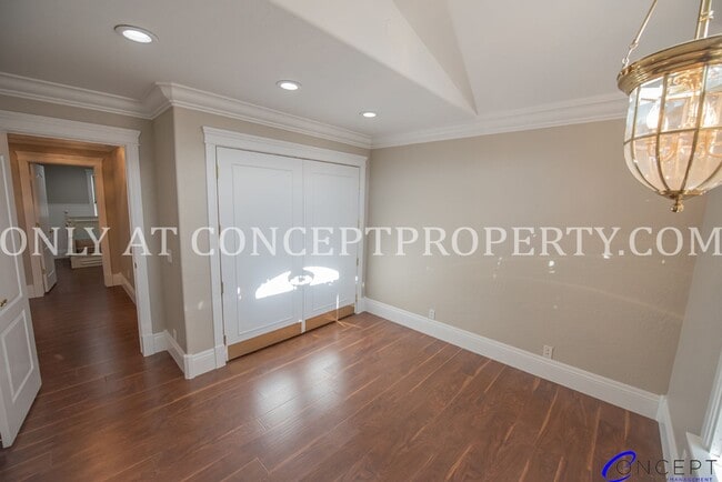 Building Photo - Attractive 4 Bed 3 Bathroom Home: Backing Park - 2 Car Garage