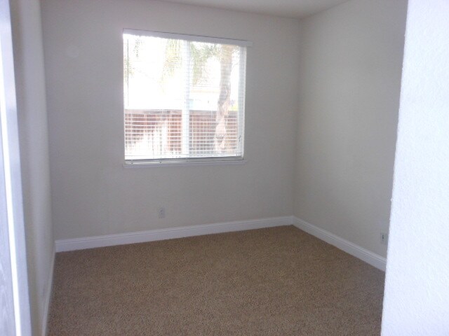 Building Photo - Rose Garden 4 Bed, 3 Bath Discounted at $3...