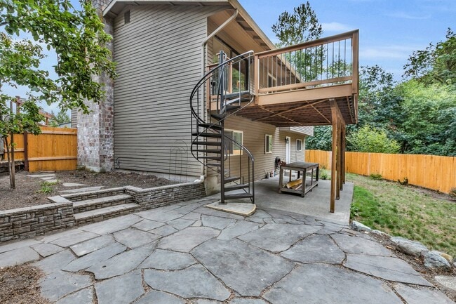 Building Photo - Three bedroom plus bonus room, and 2.5 bat...
